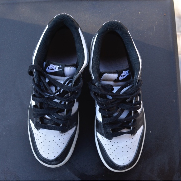 Nike Men's Black and White Sneakers - Picture 5 of 5